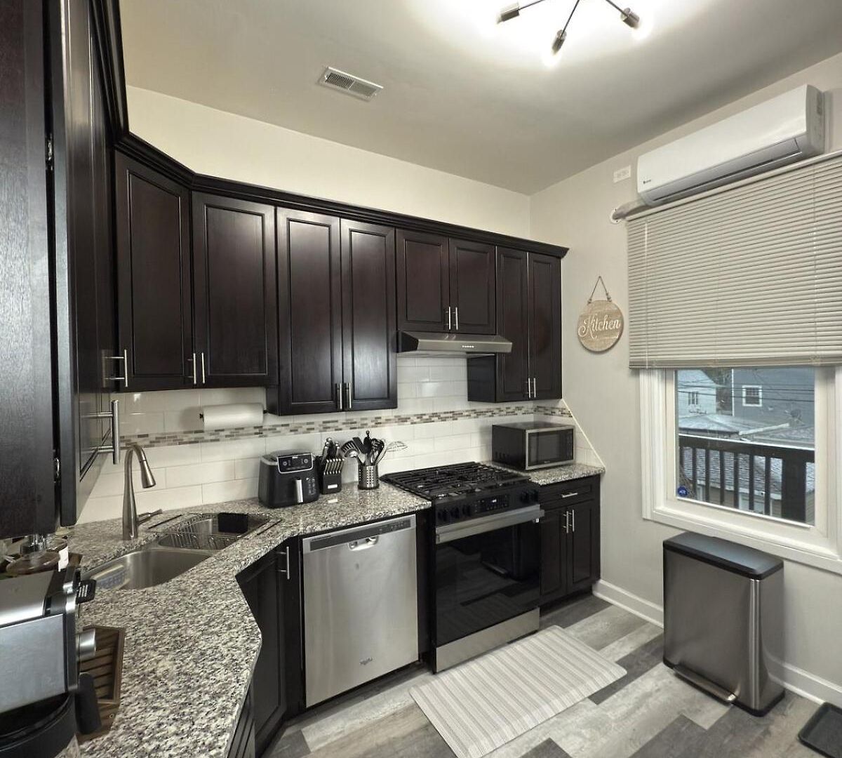 Stylish 2bedroom W Games & Free Parking