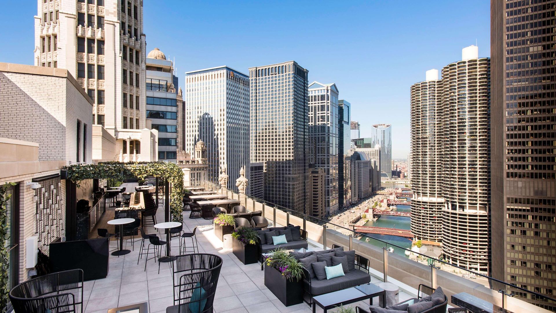 Londonhouse Chicago, Curio Collection By Hilton Chicago