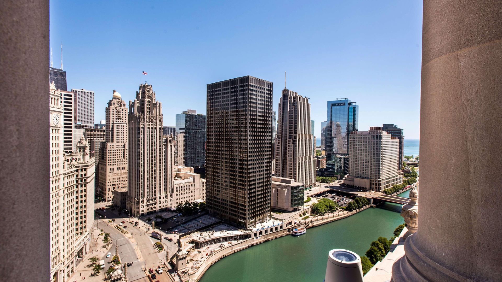 Londonhouse Chicago, Curio Collection By Hilton