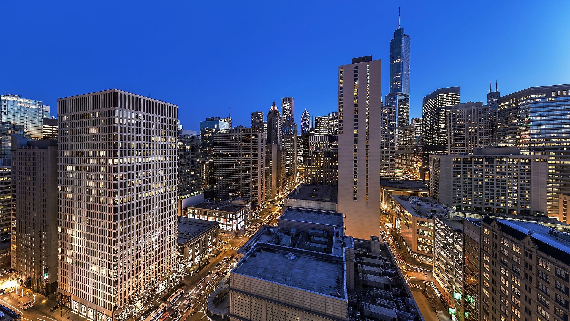 By Marriott Downtown Magnificent Mile Chicago