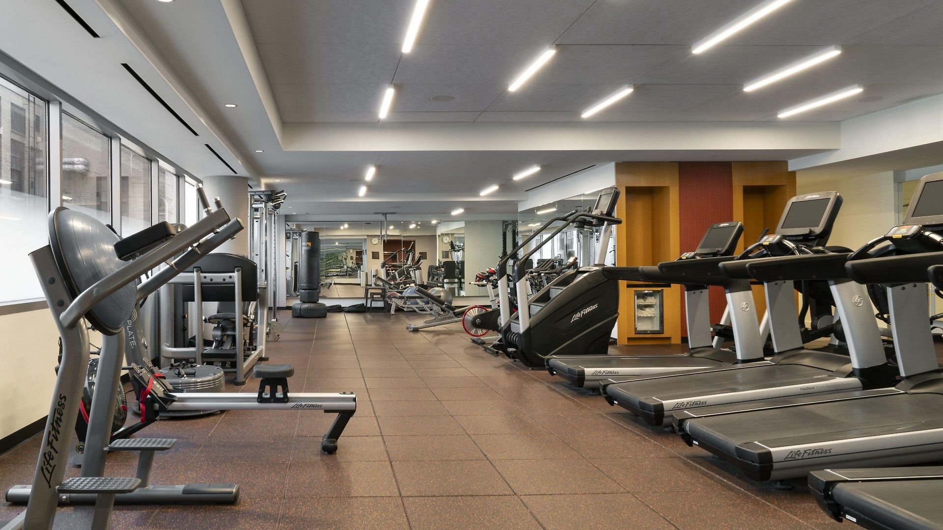 Hotel By Marriott Downtown Magnificent Mile 3*