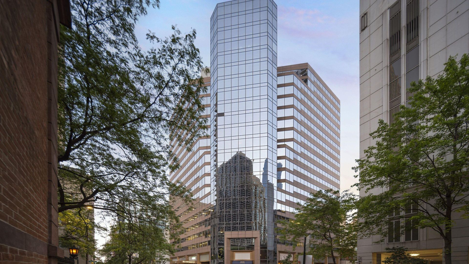 Hotel By Marriott Downtown Magnificent Mile