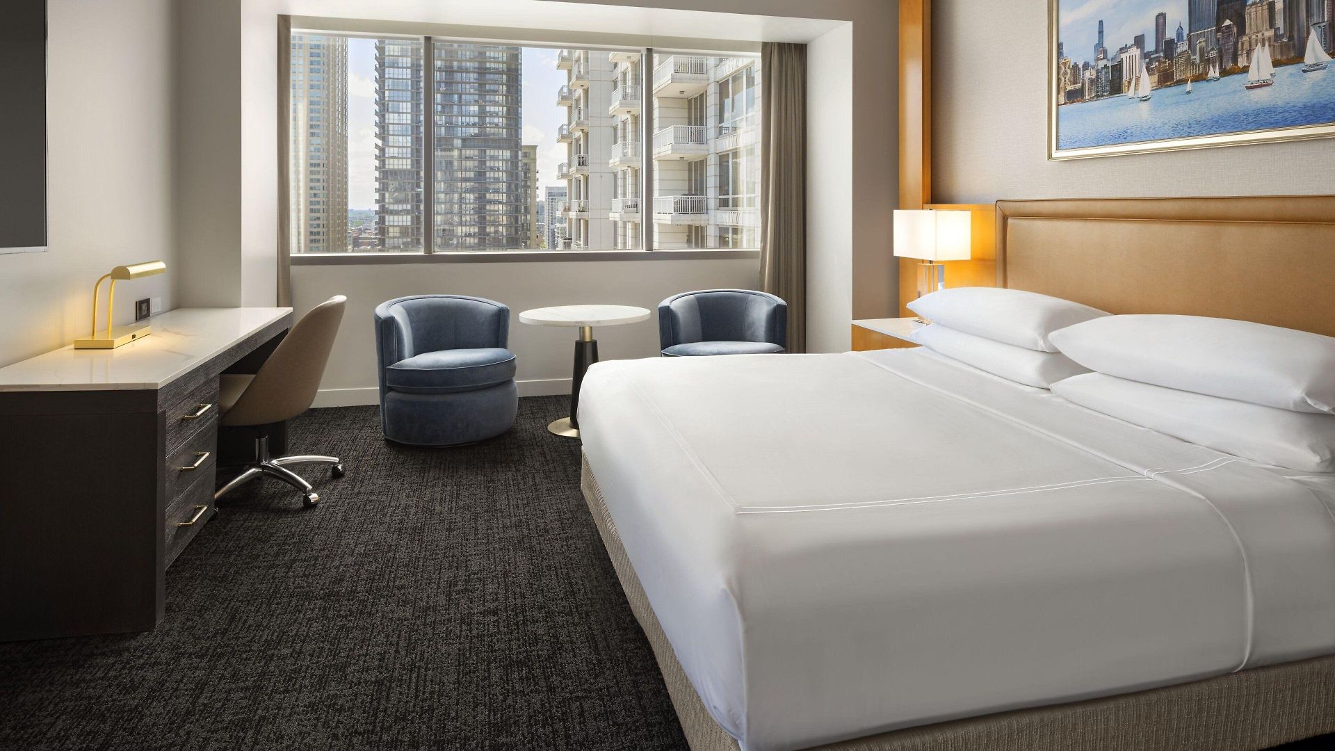 Hotel By Marriott Downtown Magnificent Mile 3*