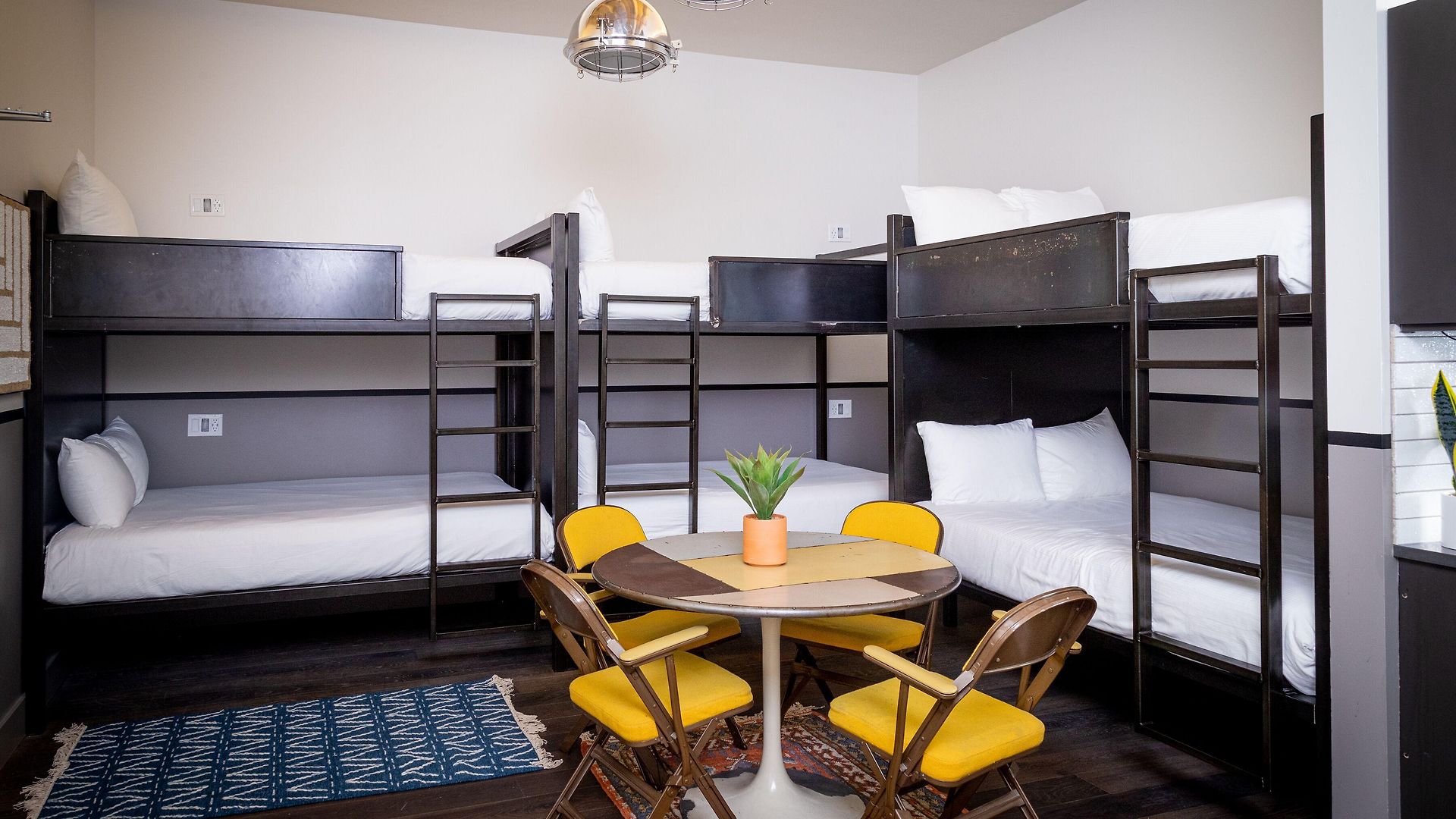The Collection River North Hotel 3*
