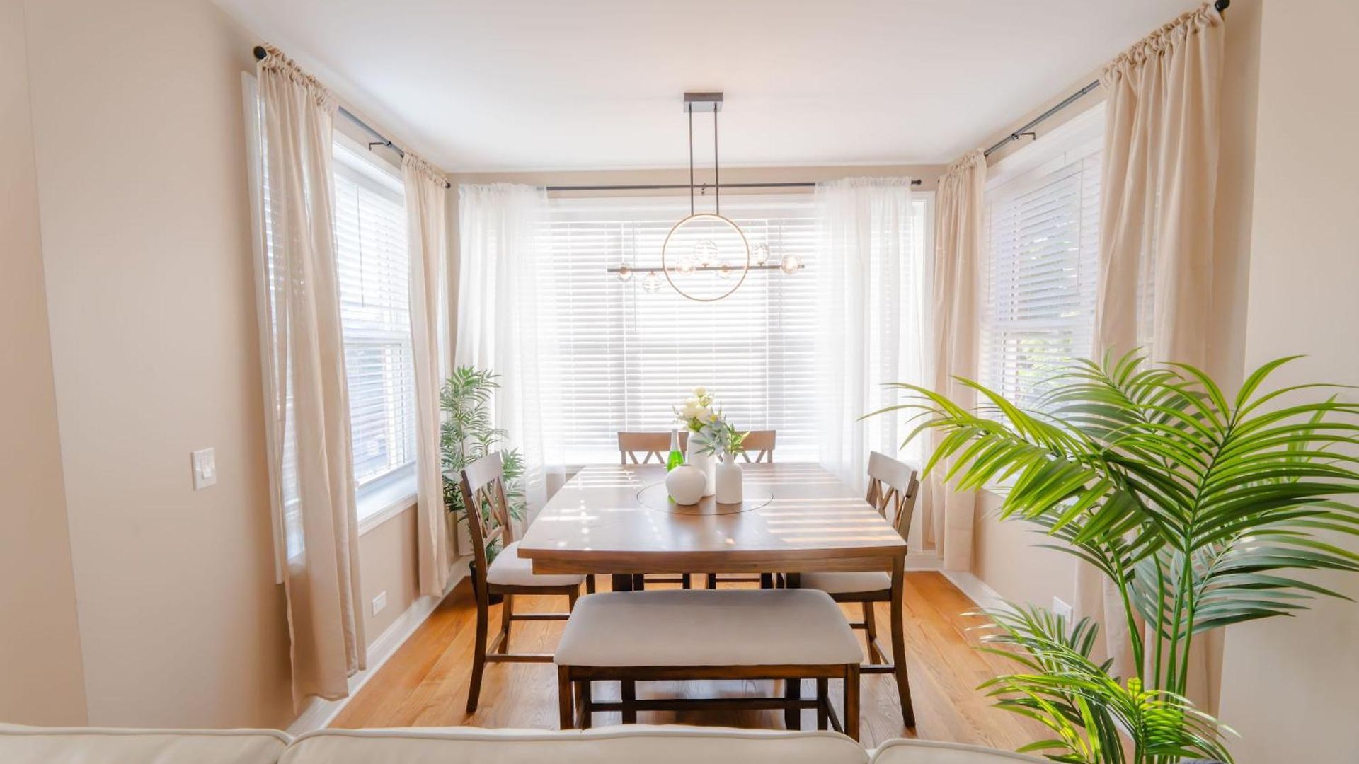 Luxury 9 Bedroom Mins From Downtown And The Villa