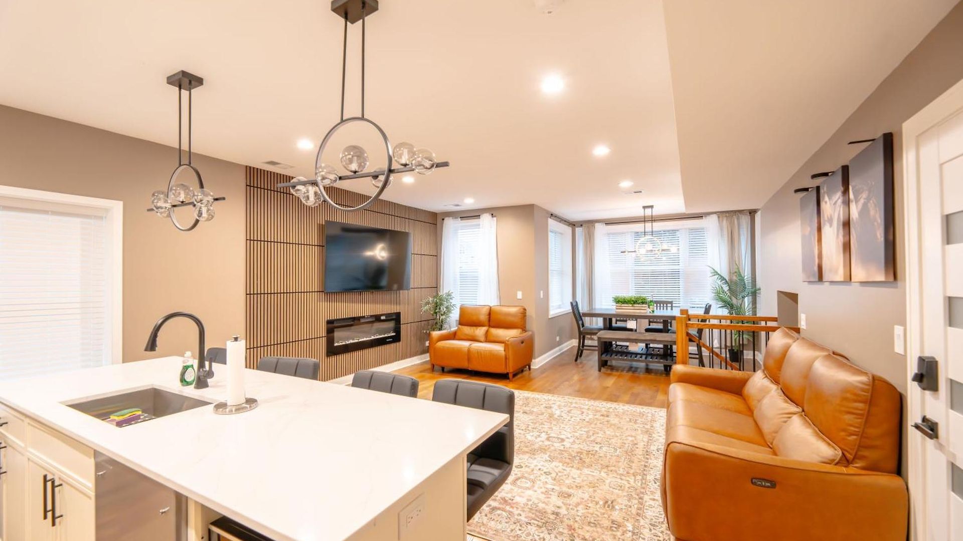 Luxury 9 Bedroom Mins From Downtown And The Villa *