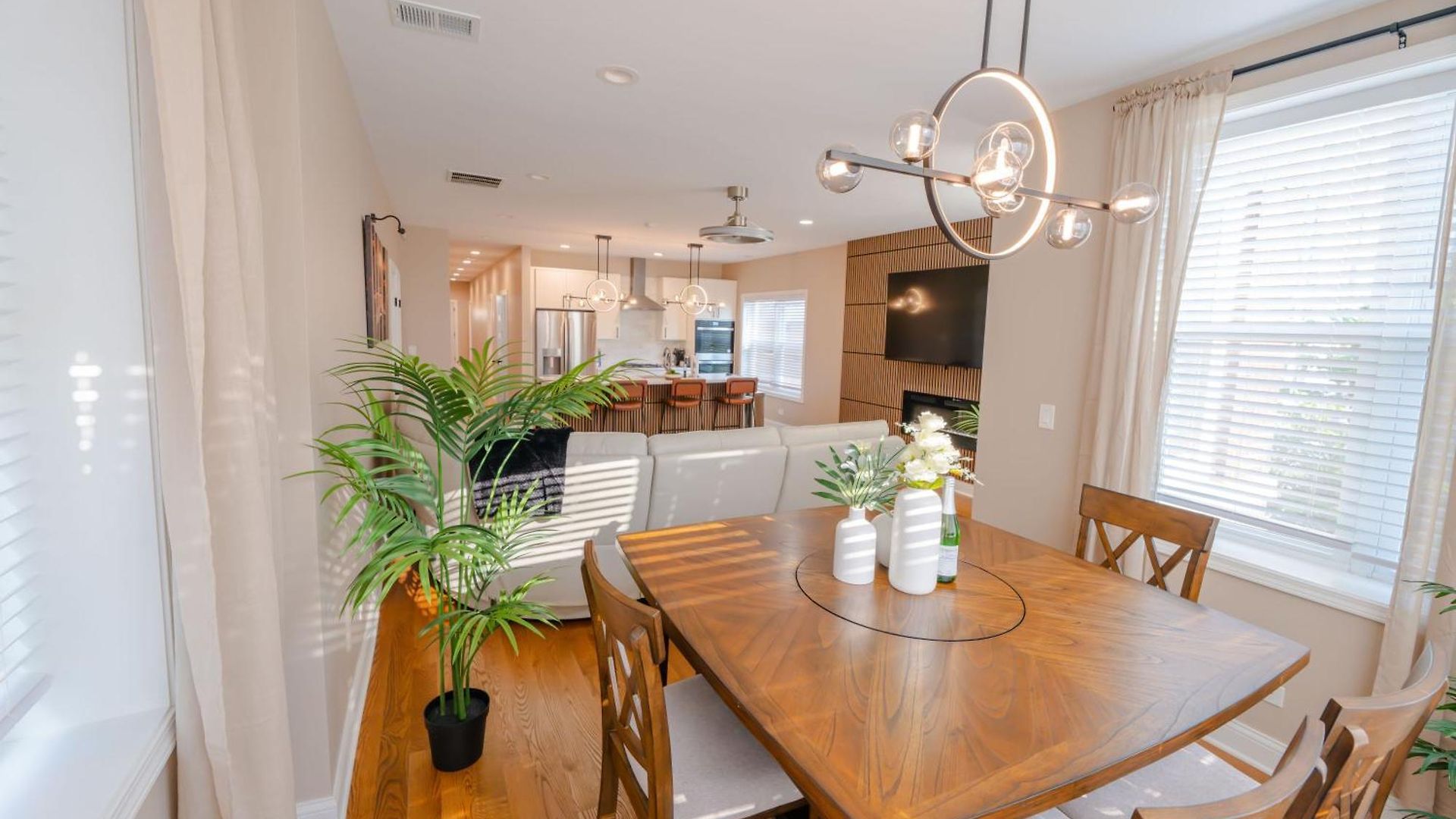 Luxury 9 Bedroom Mins From Downtown And The *