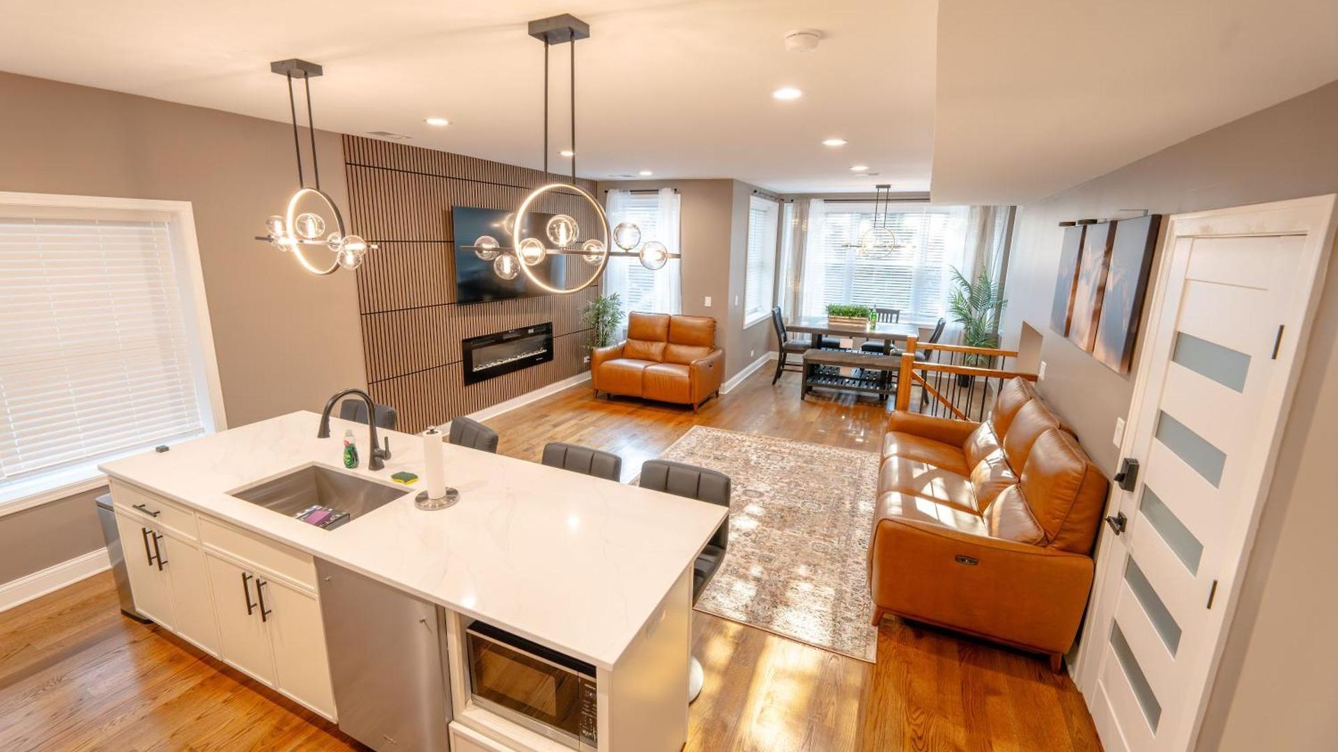 Luxury 9 Bedroom Mins From Downtown And The Villa
