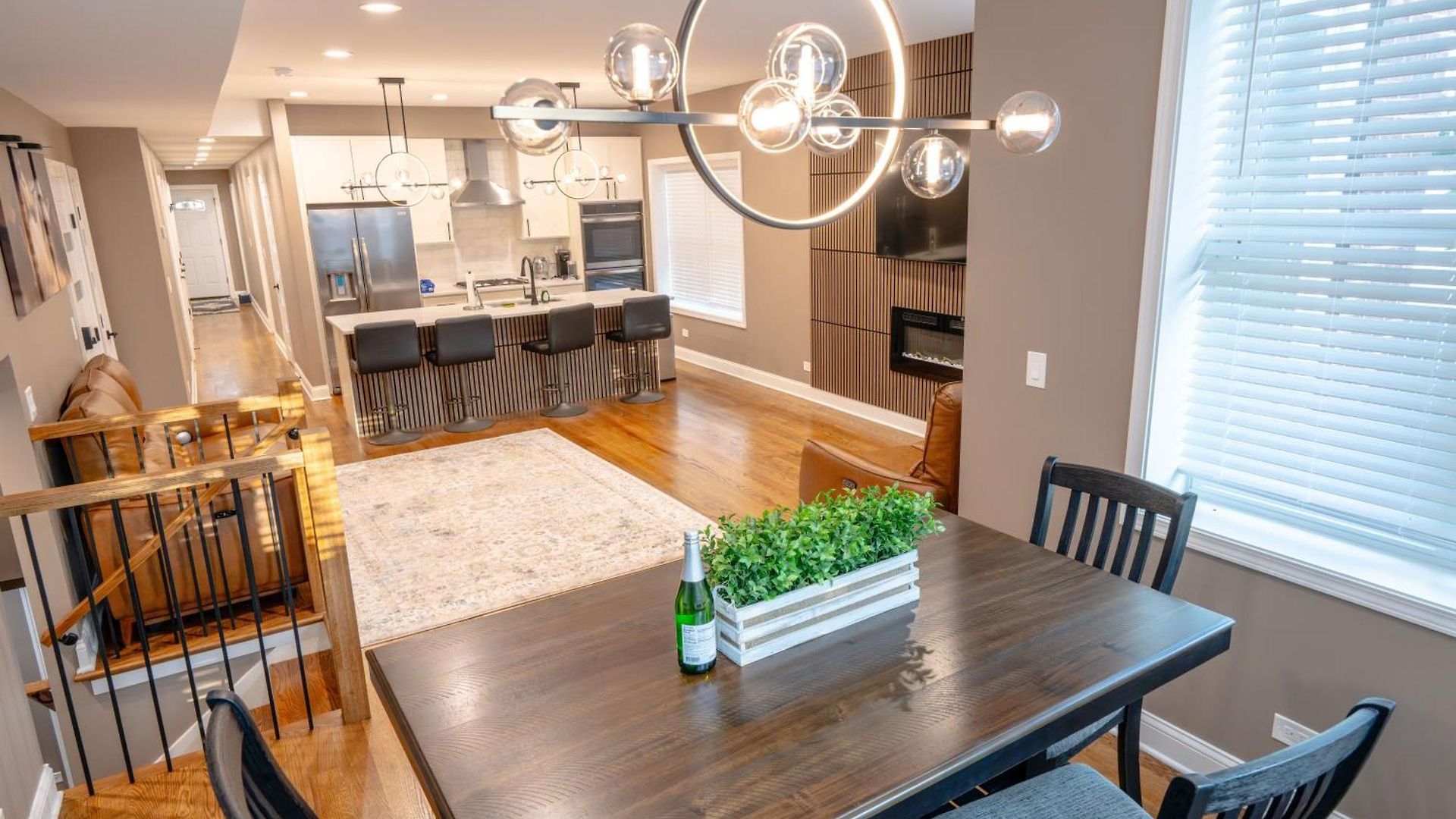 Luxury 9 Bedroom Mins From Downtown And The