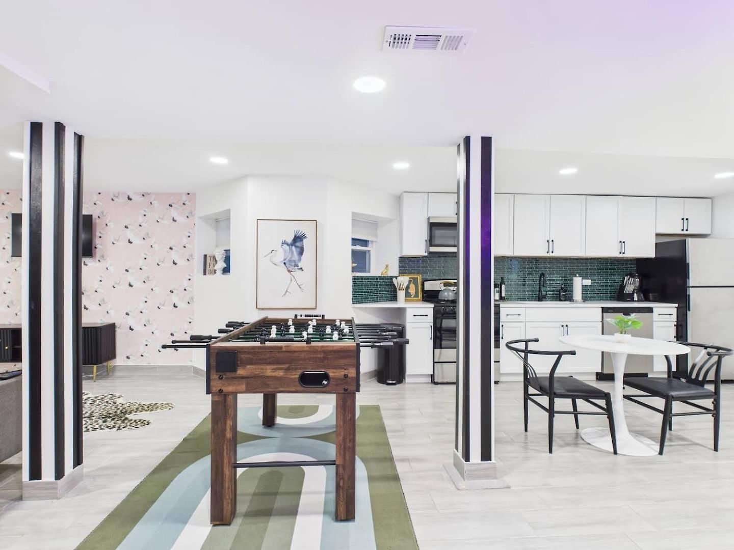 Addison Art Deco Flat Apartment *