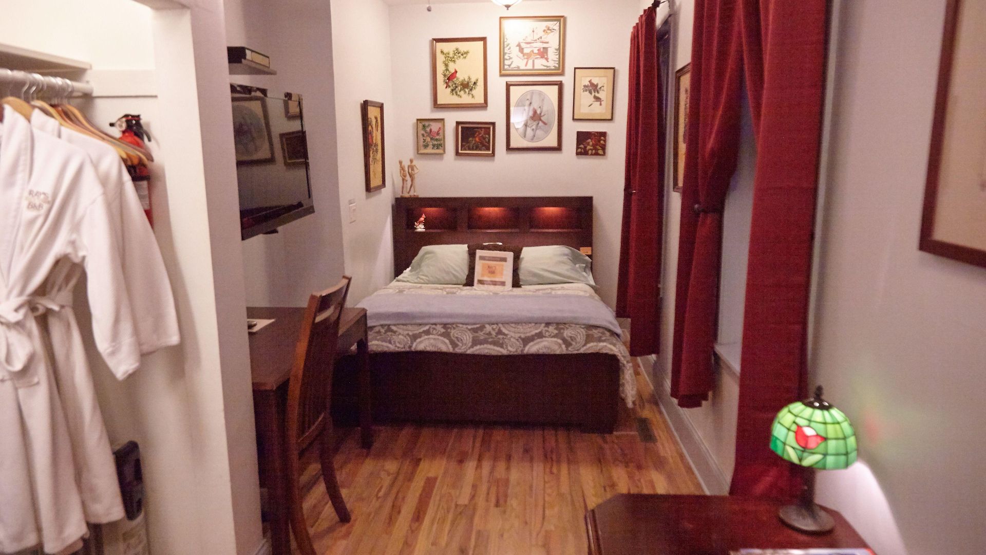 Ray's Bucktown Bed & Breakfast