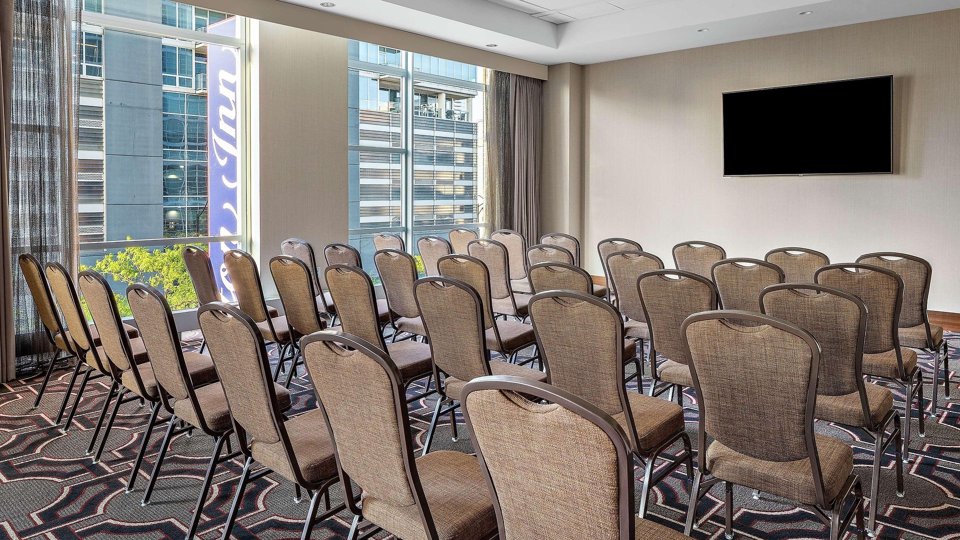Hilton Garden Mccormick Place 3*