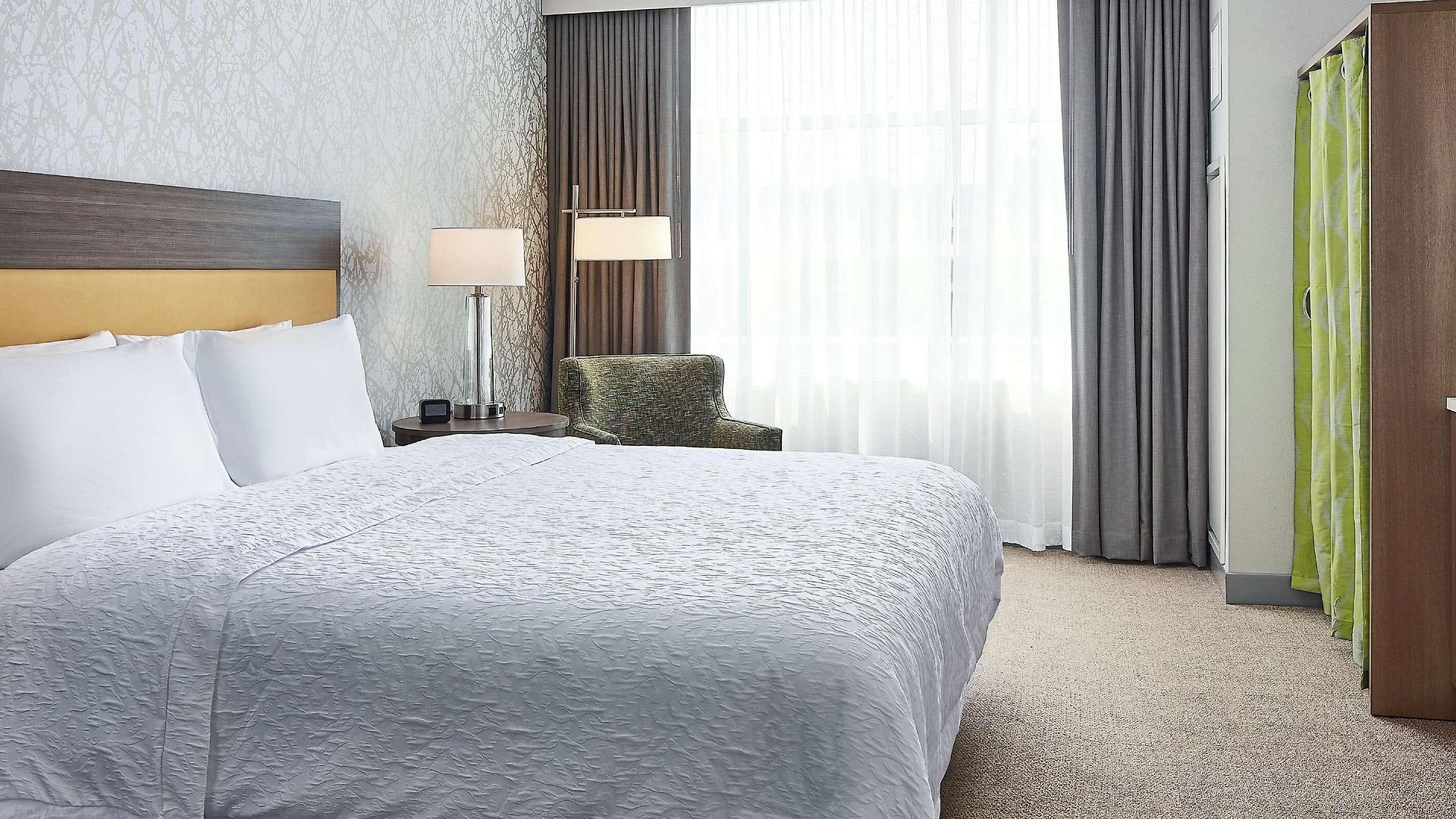 Home2 By Hilton Mccormick Place Hotel