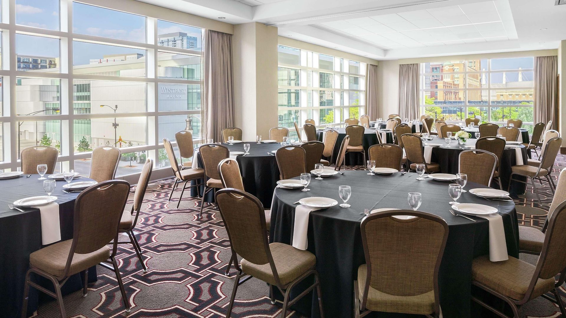 Home2 By Hilton Mccormick Place Hotel 3*