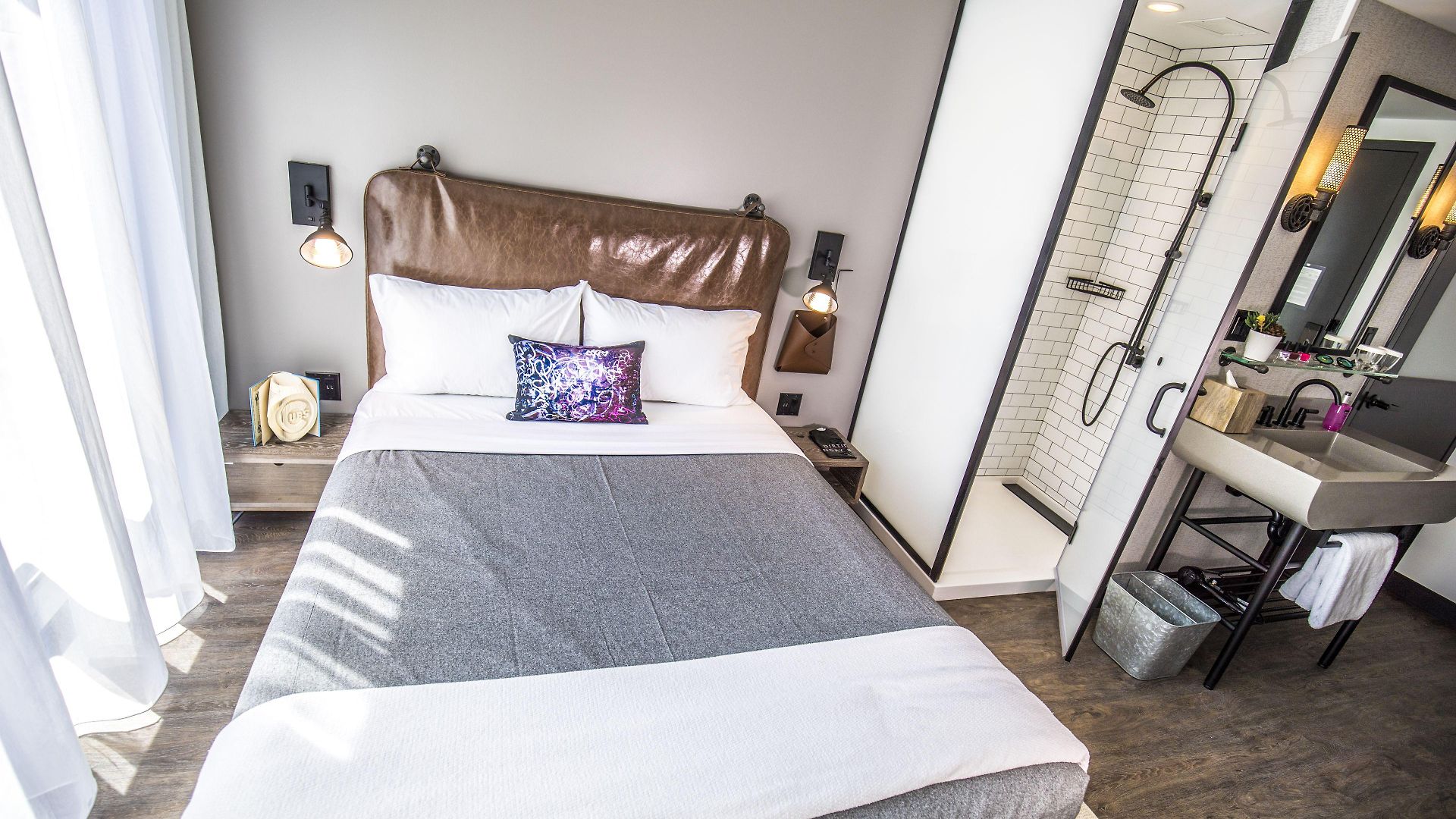 Hotel Moxy Downtown 3*