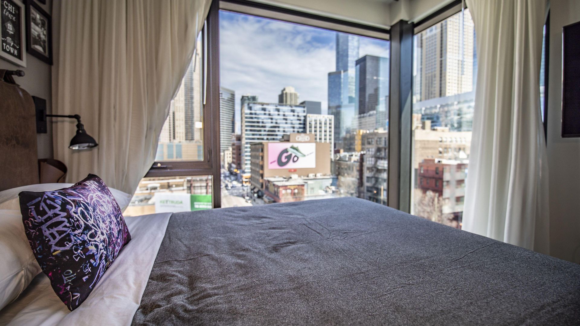 Moxy Downtown Hotel Chicago