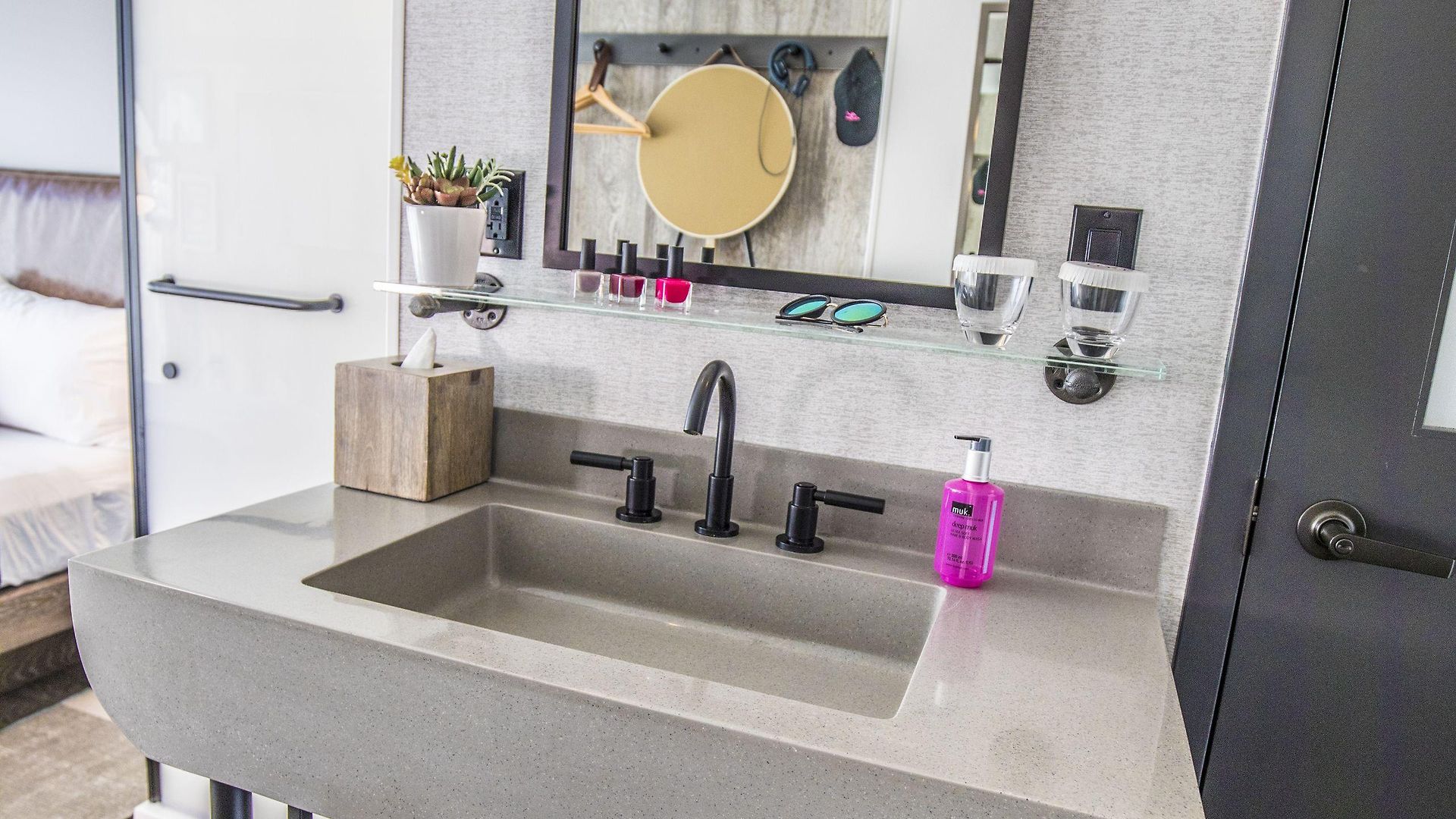 Hotel Moxy Downtown 3*