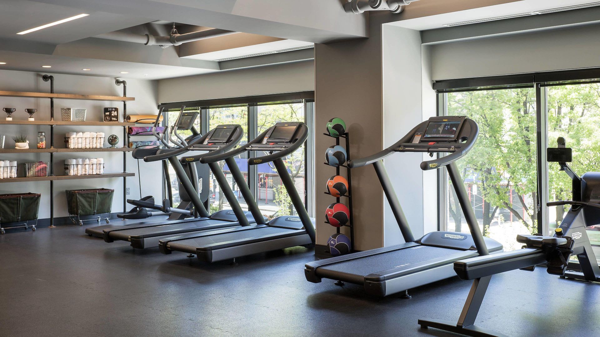 Moxy Downtown Hotel 3*