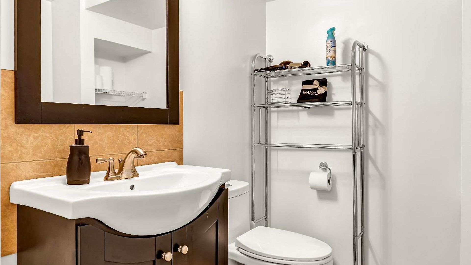 Stylish Garden-level 2br: Quiet Neighborhood Apartment Chicago