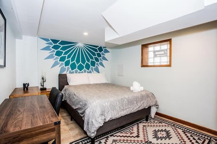 Stylish Garden-level 2br: Quiet Neighborhood Apartment *