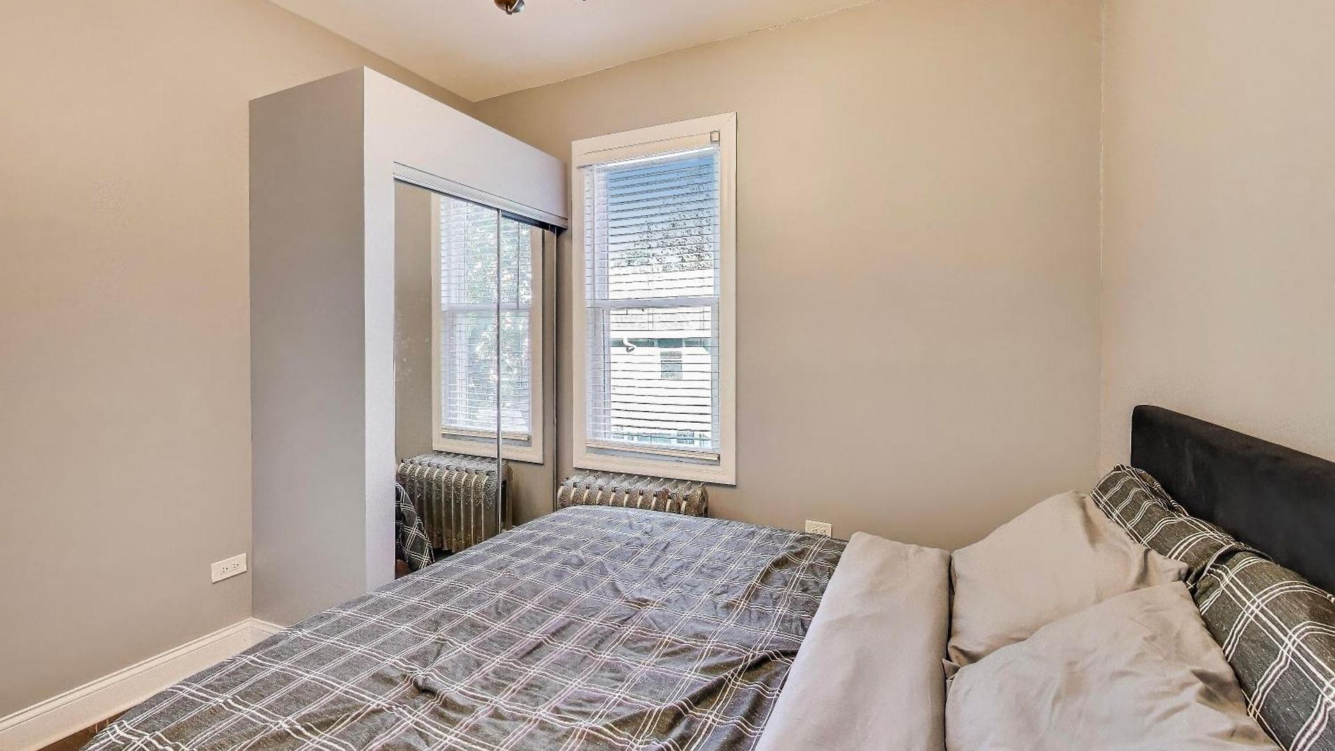 Edgewater Andersonville-area Close To Loyola Ez Parking Apartment