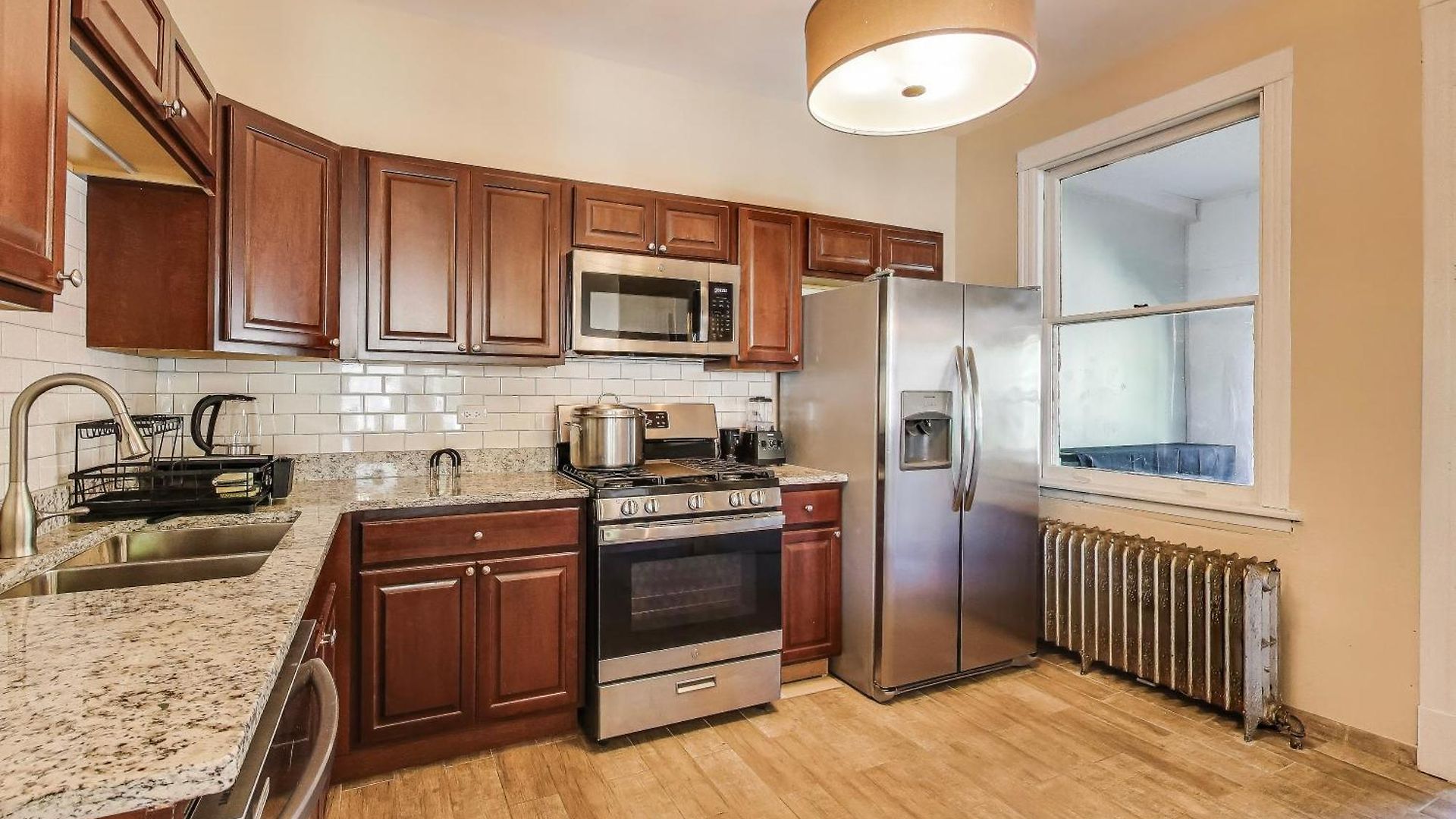Edgewater Andersonville-area Close To Loyola Ez Parking Apartment *