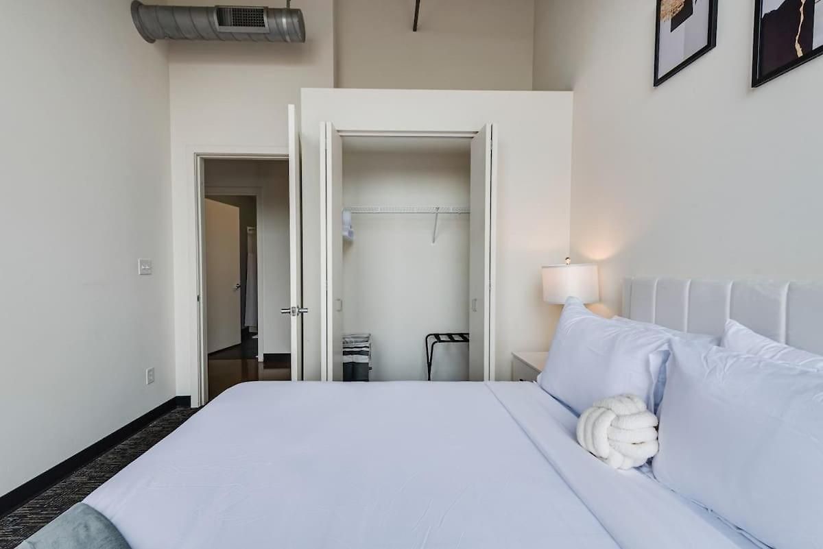 West Loop - Views With In & Out Parking 4 * Chicago