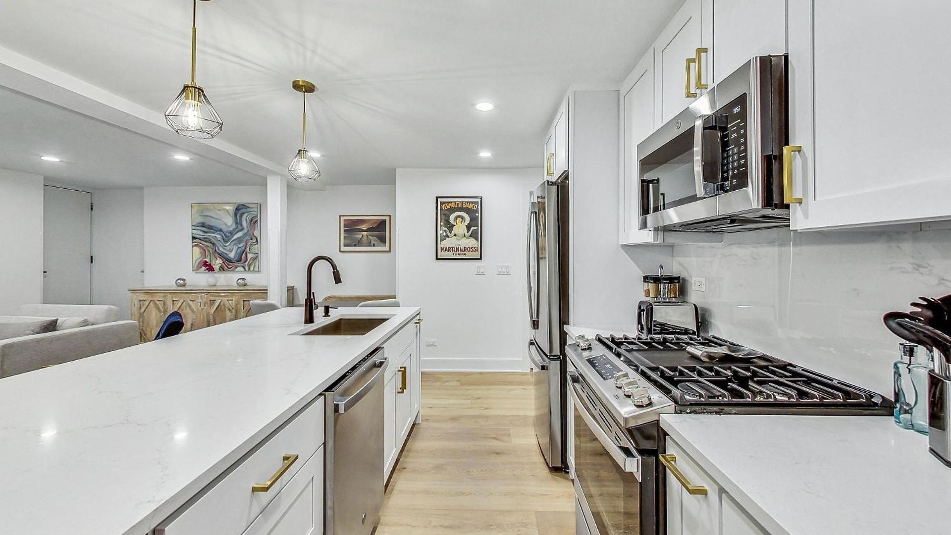 Apartment East Lincoln Park Gem Spacious 4 Br *