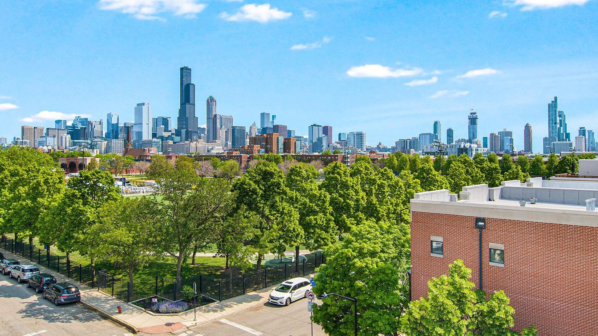 Extended Stay: Walk To Uic Campus & Train! *
