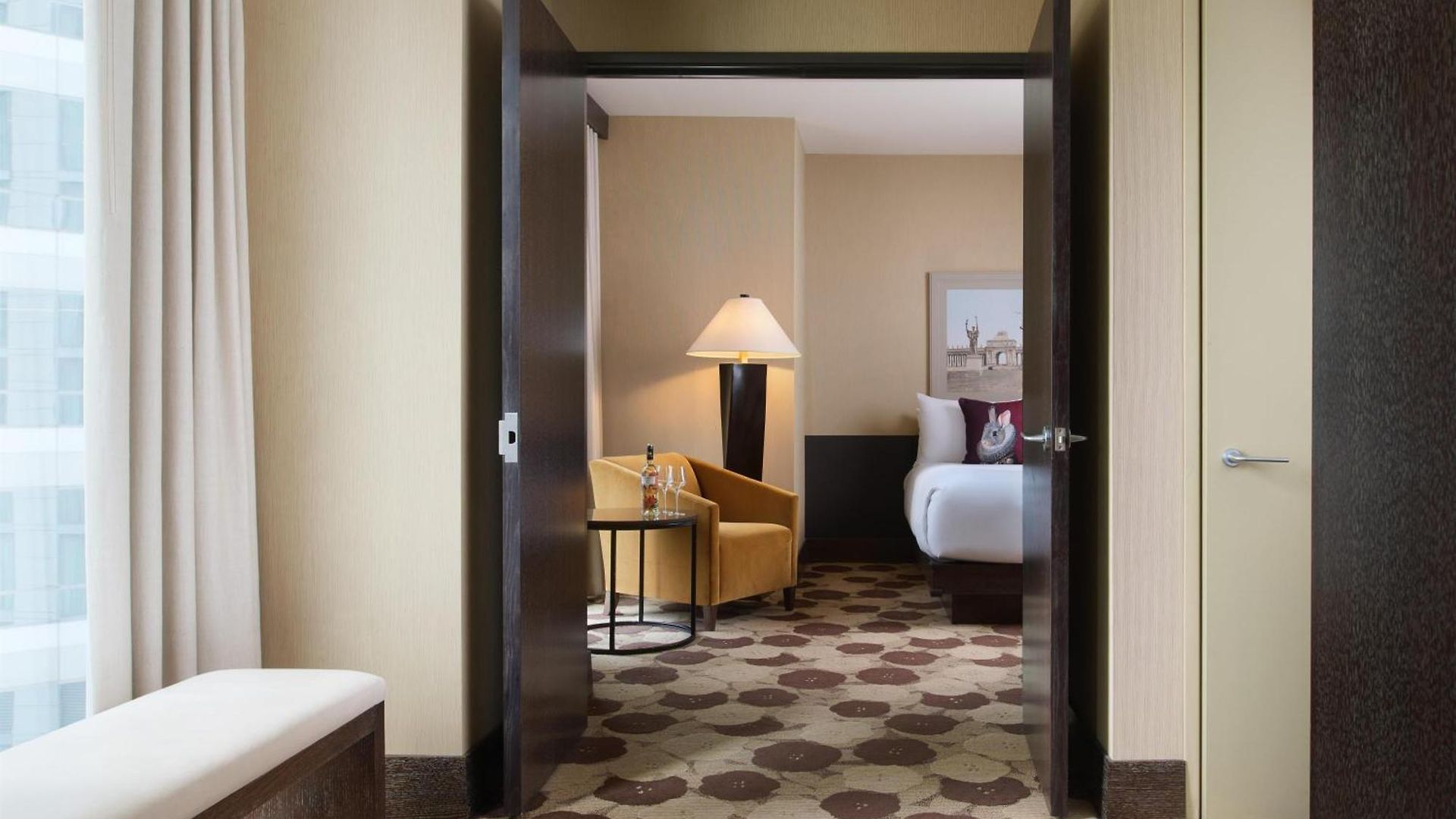 Hotel The Royal Sonesta River North 4*