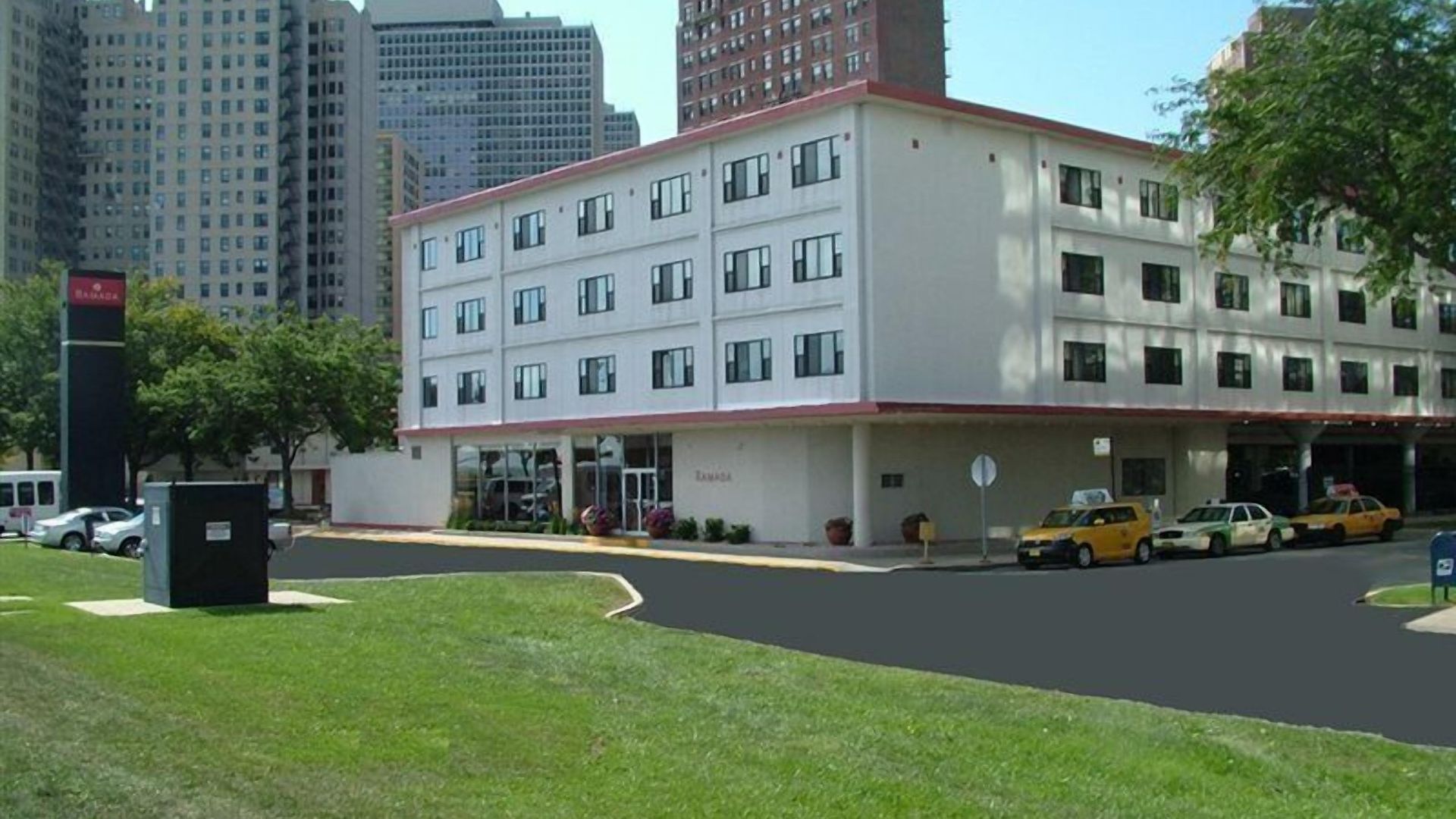 Shore Hotel 3*