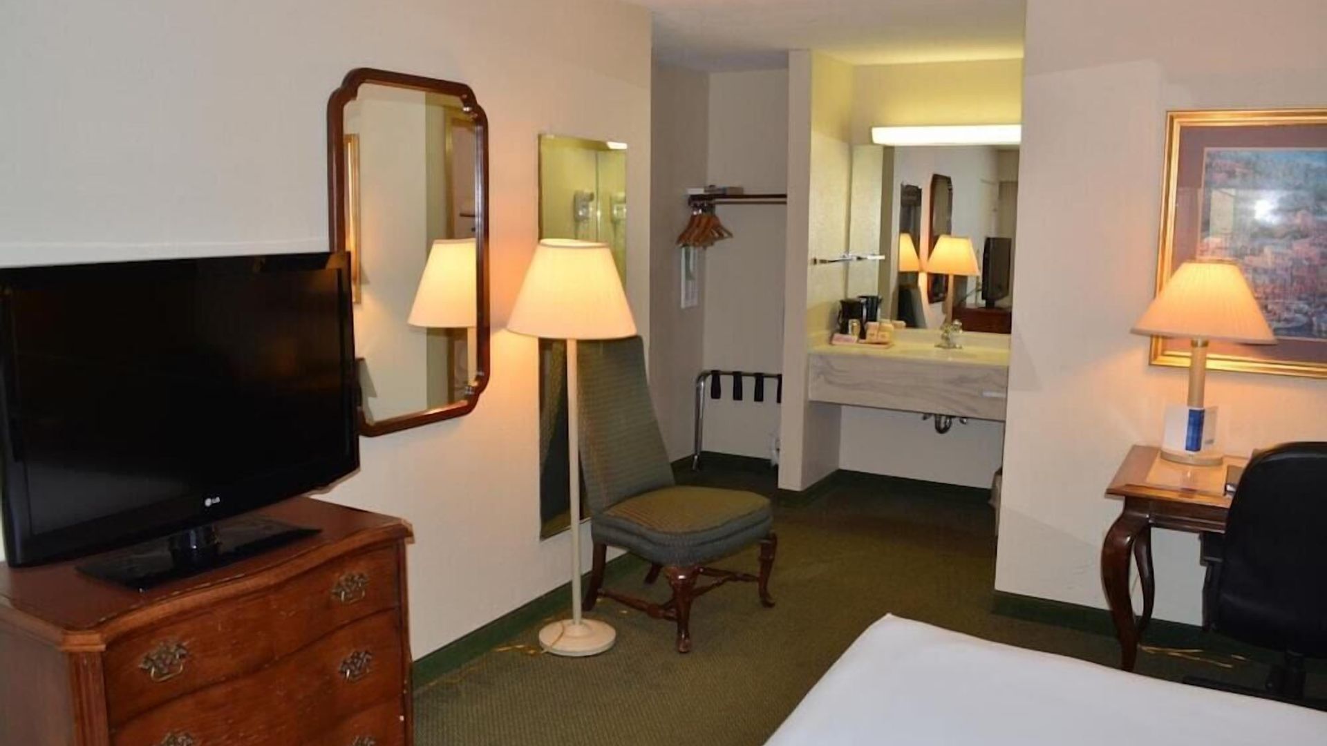 Shore Hotel 3*