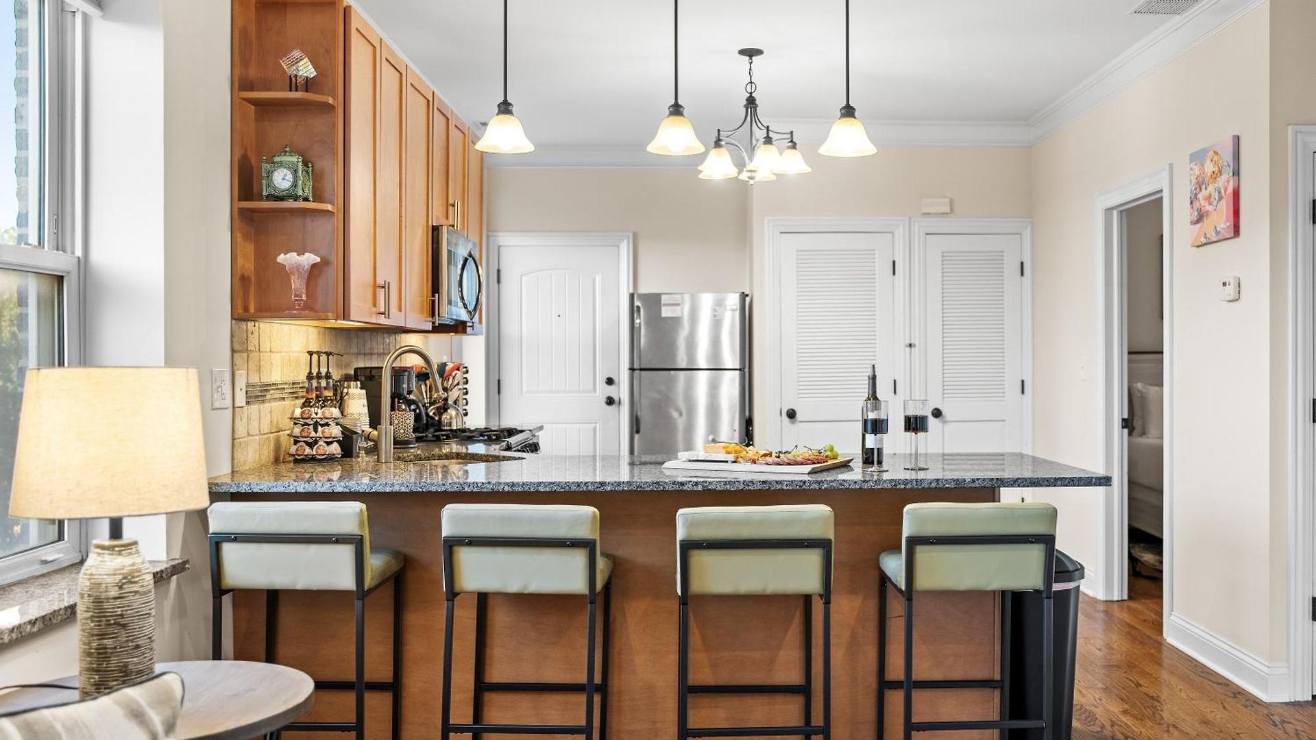 Apartment North Center - Walkable - Transit Accessible - King & Queen Beds Chicago