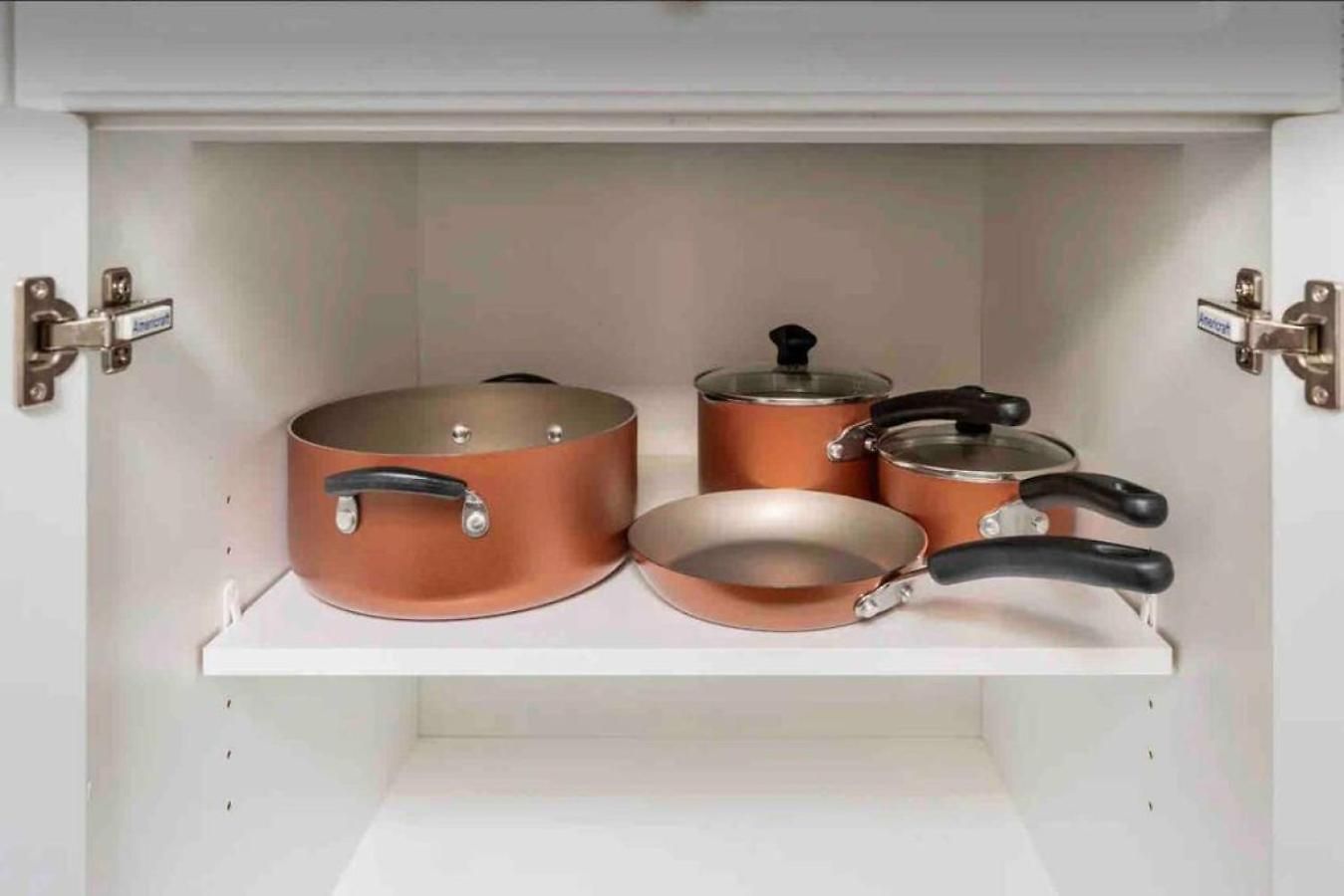 New! Spacious Art Deco Modern 5 Bd/3ba Chicago