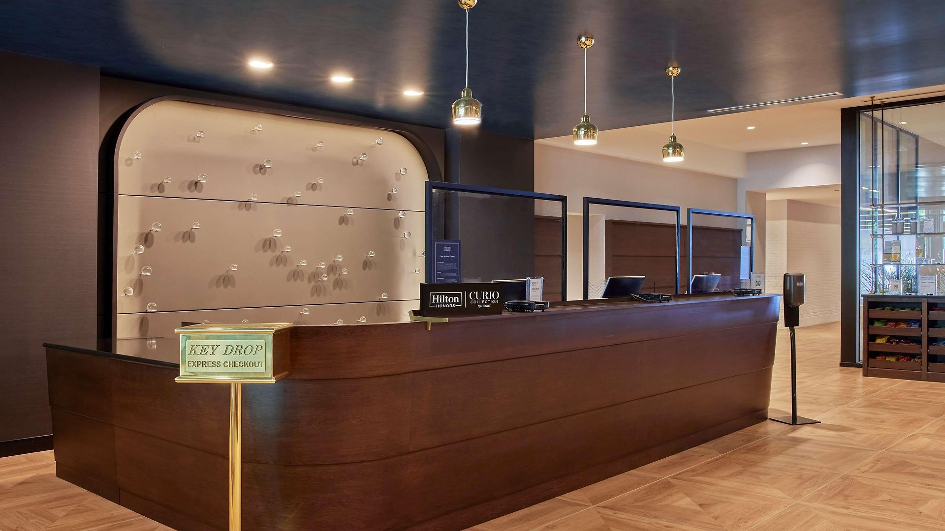 Sable At Navy Pier Chicago, Curio Collection By Hilton Hotel Chicago
