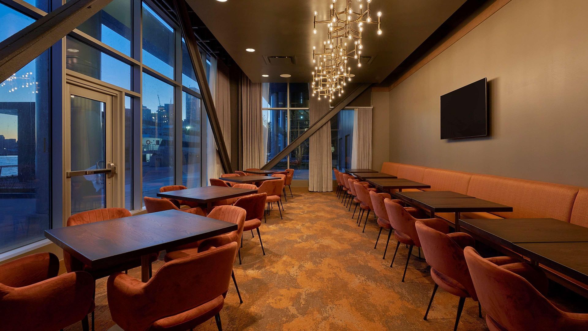 Hotel Sable At Navy Pier Chicago, Curio Collection By Hilton Chicago