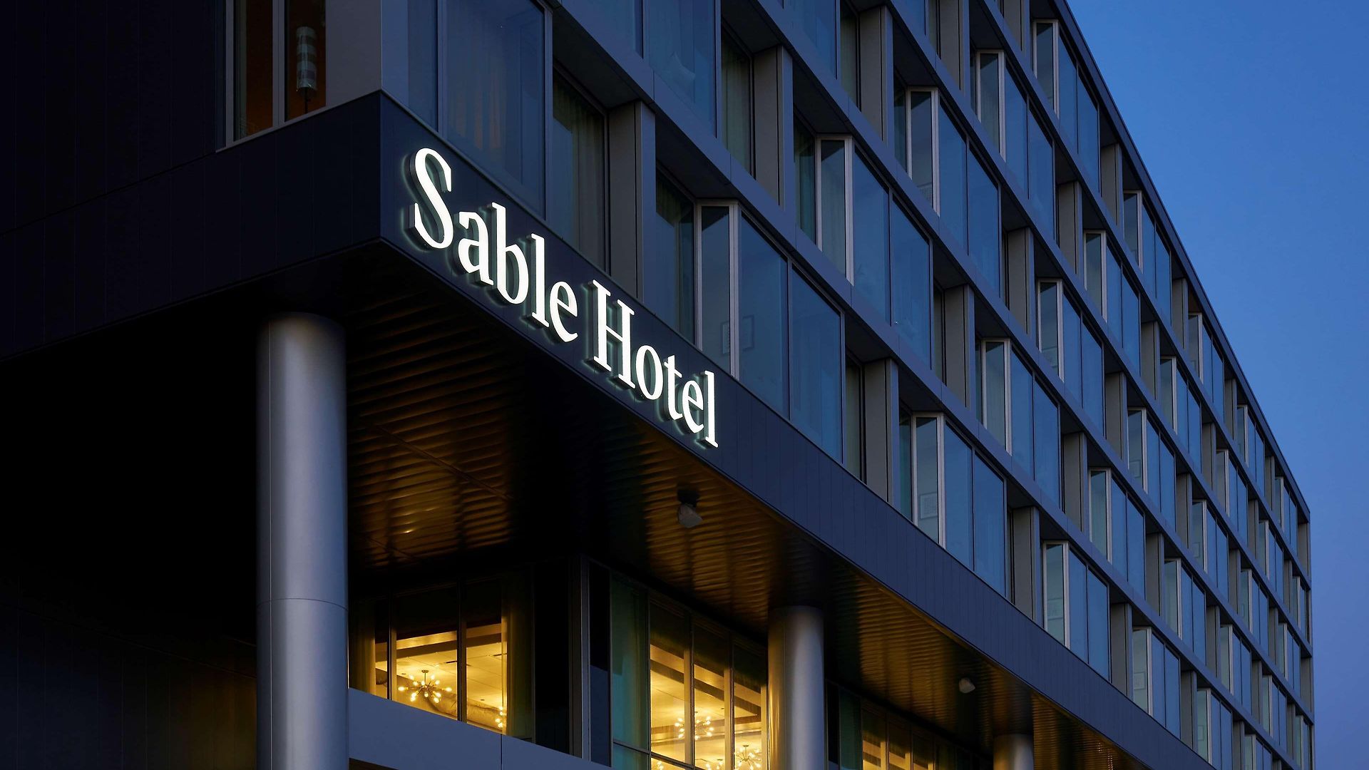 Sable At Navy Pier Chicago, Curio Collection By Hilton 4* Chicago