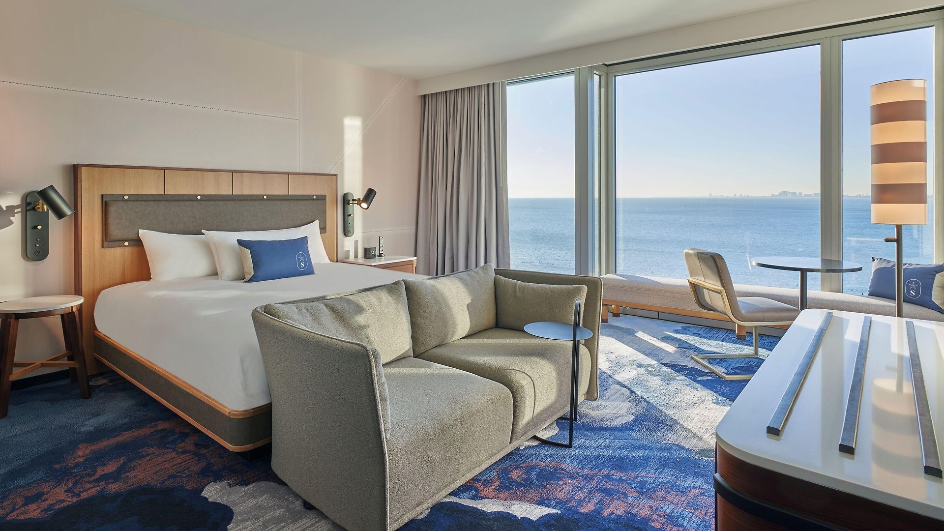 Sable At Navy Pier Chicago, Curio Collection By Hilton 4*