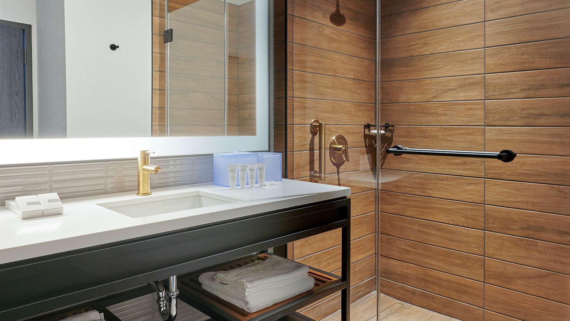 Sable At Navy Pier Chicago, Curio Collection By Hilton Hotel Chicago