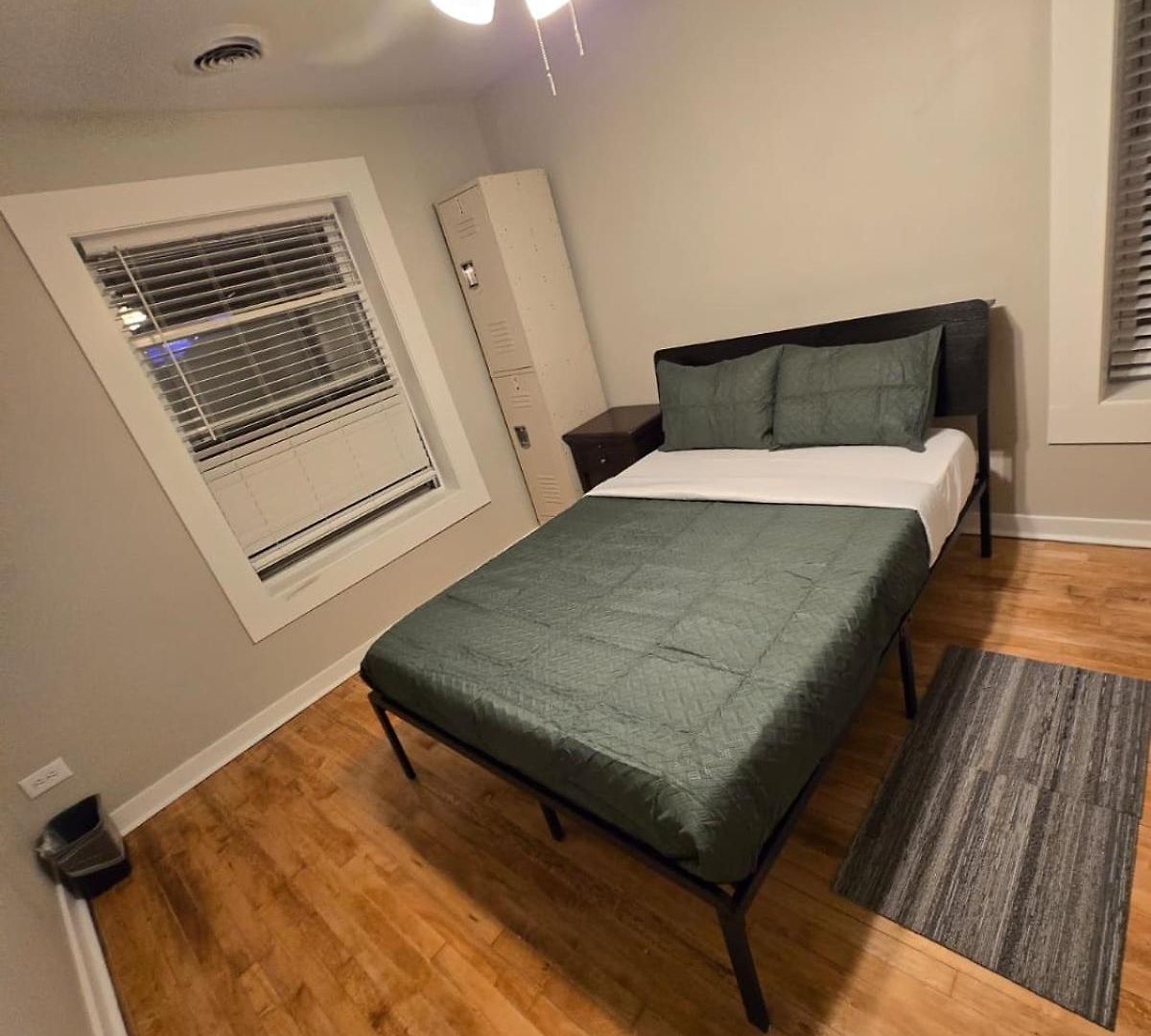 Grand House Capsule hotel Chicago