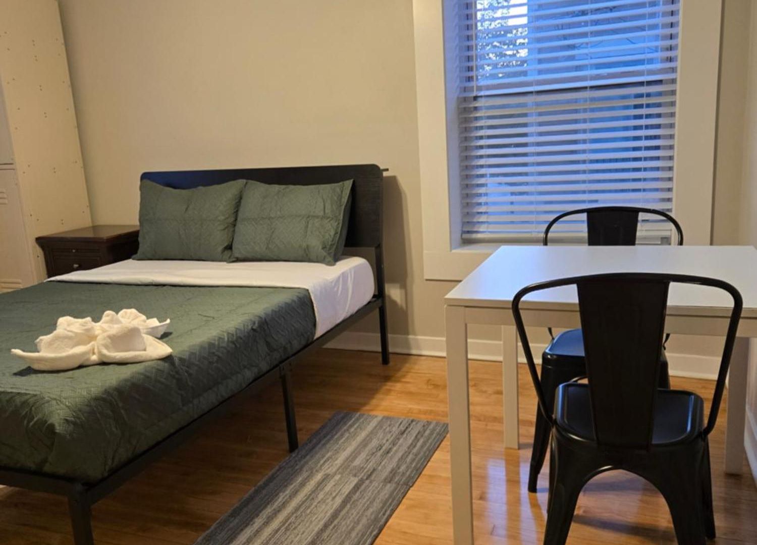 Grand House Capsule hotel Chicago