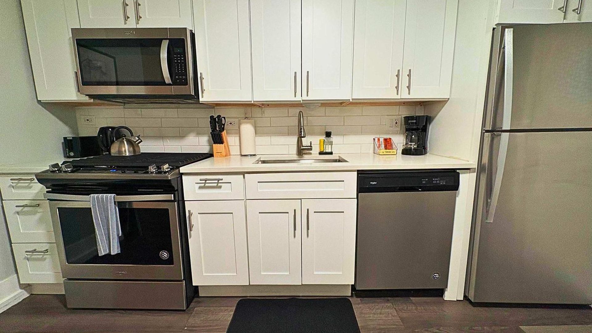 Apartment Chic 3br Hideout In Lincoln Park - Lincoln 3 Chicago