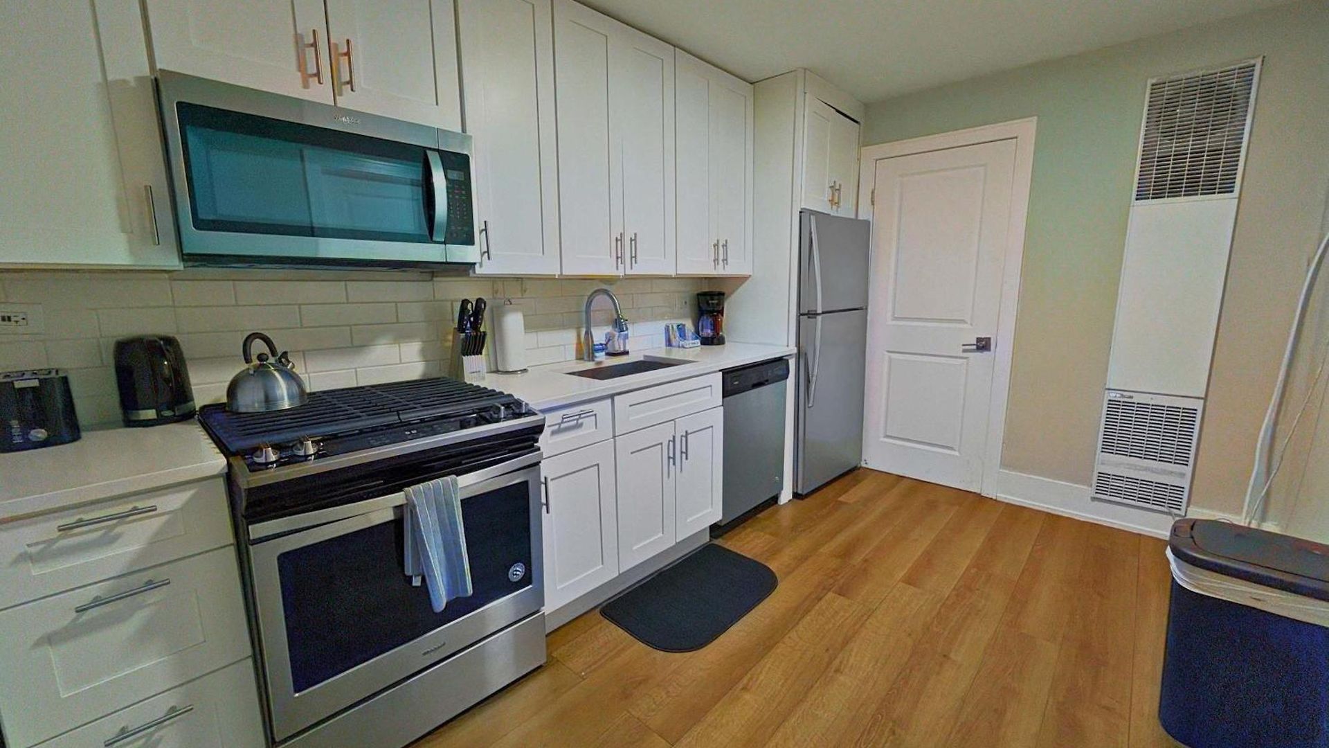 Chic 3br Hideout In Lincoln Park - Lincoln 3 Apartment