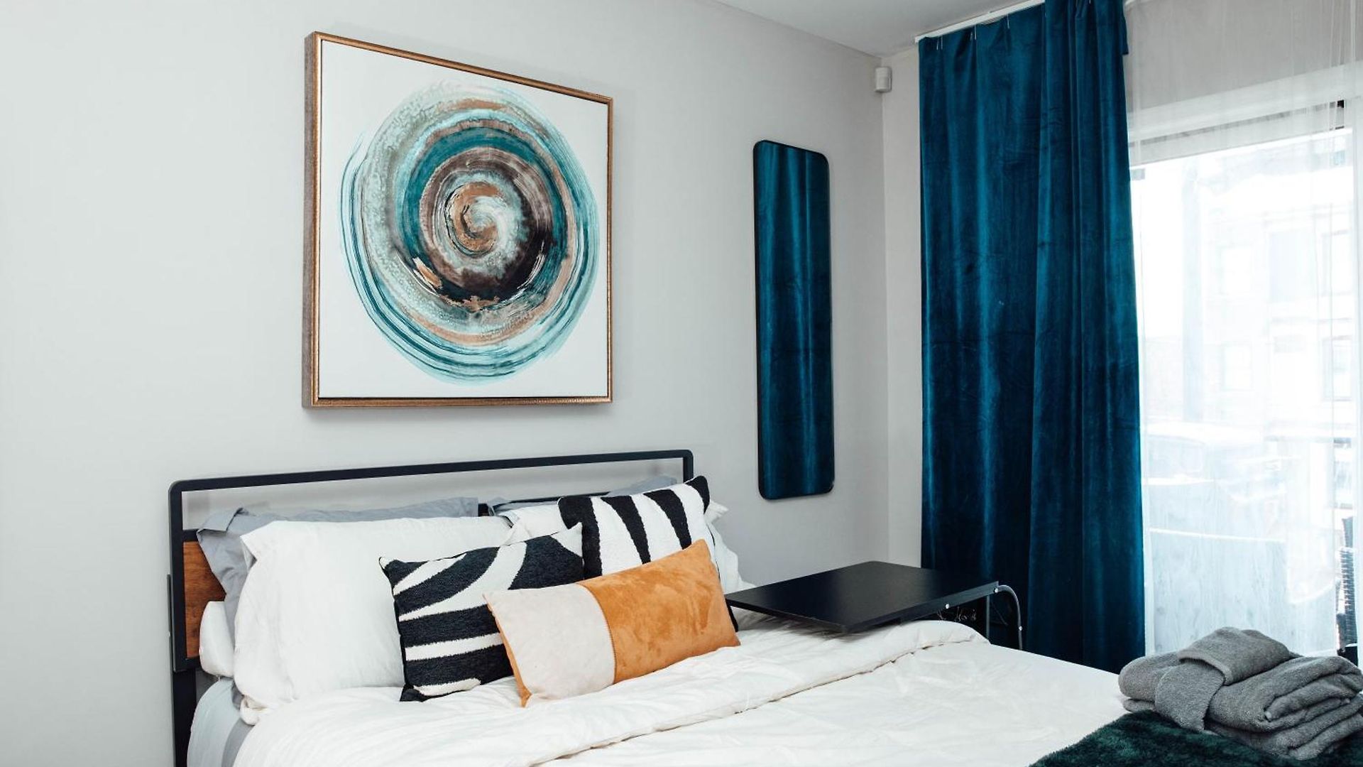 Modern & Spacious By Northwestern Hospital Bronzeville Apartment Chicago