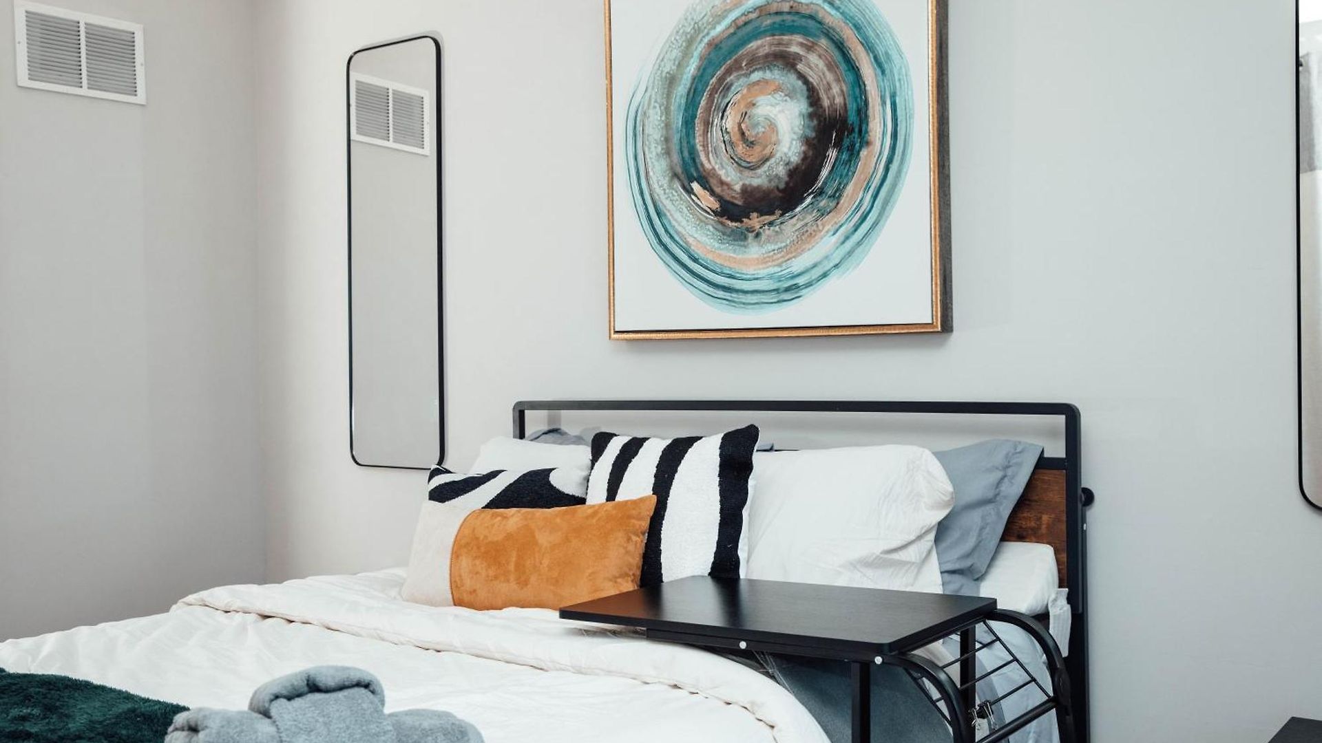 Modern & Spacious By Northwestern Hospital Bronzeville Apartment