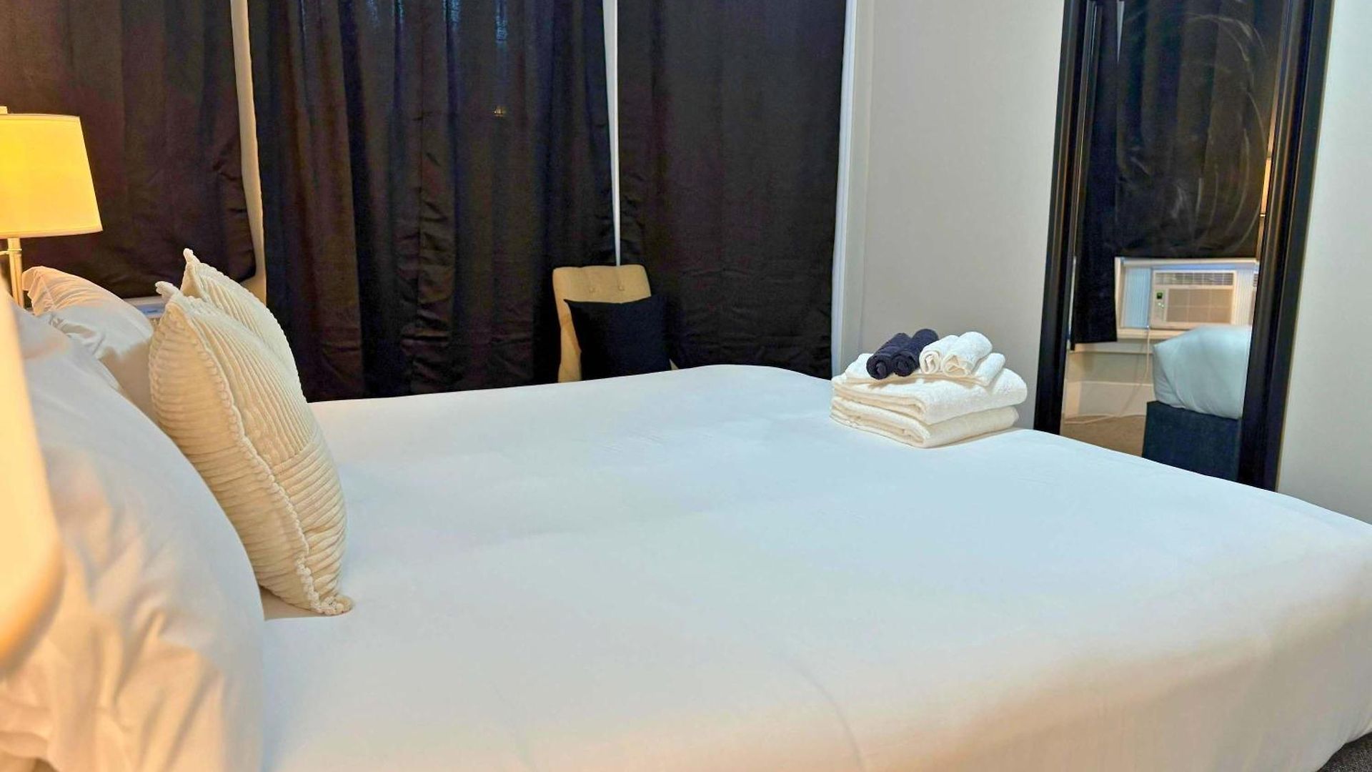 Chic 3br Hideout In Lincoln Park - Lincoln 3