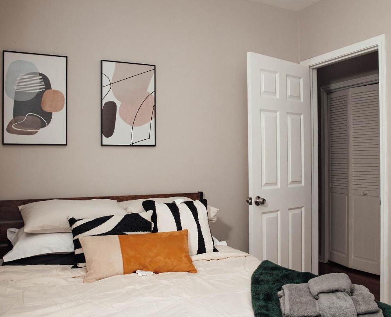 Apartment Modern & Spacious By Northwestern Hospital Bronzeville Chicago