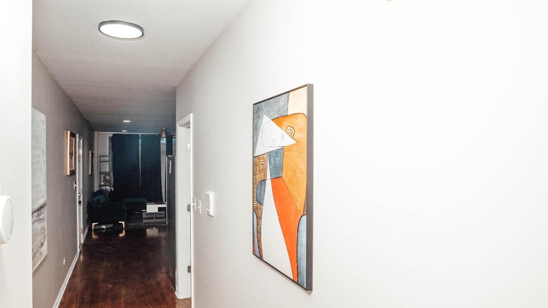 Modern & Spacious By Northwestern Hospital Bronzeville