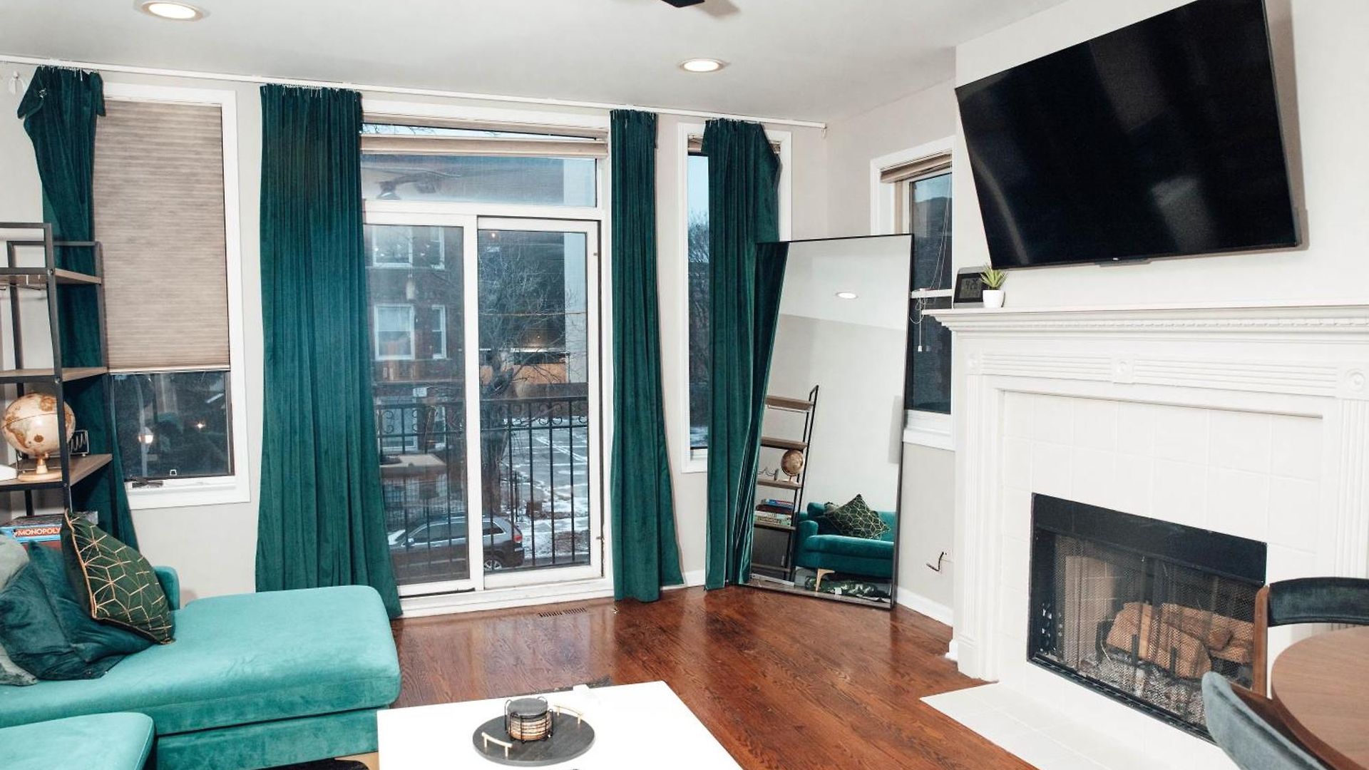 Modern & Spacious By Northwestern Hospital Bronzeville * Chicago