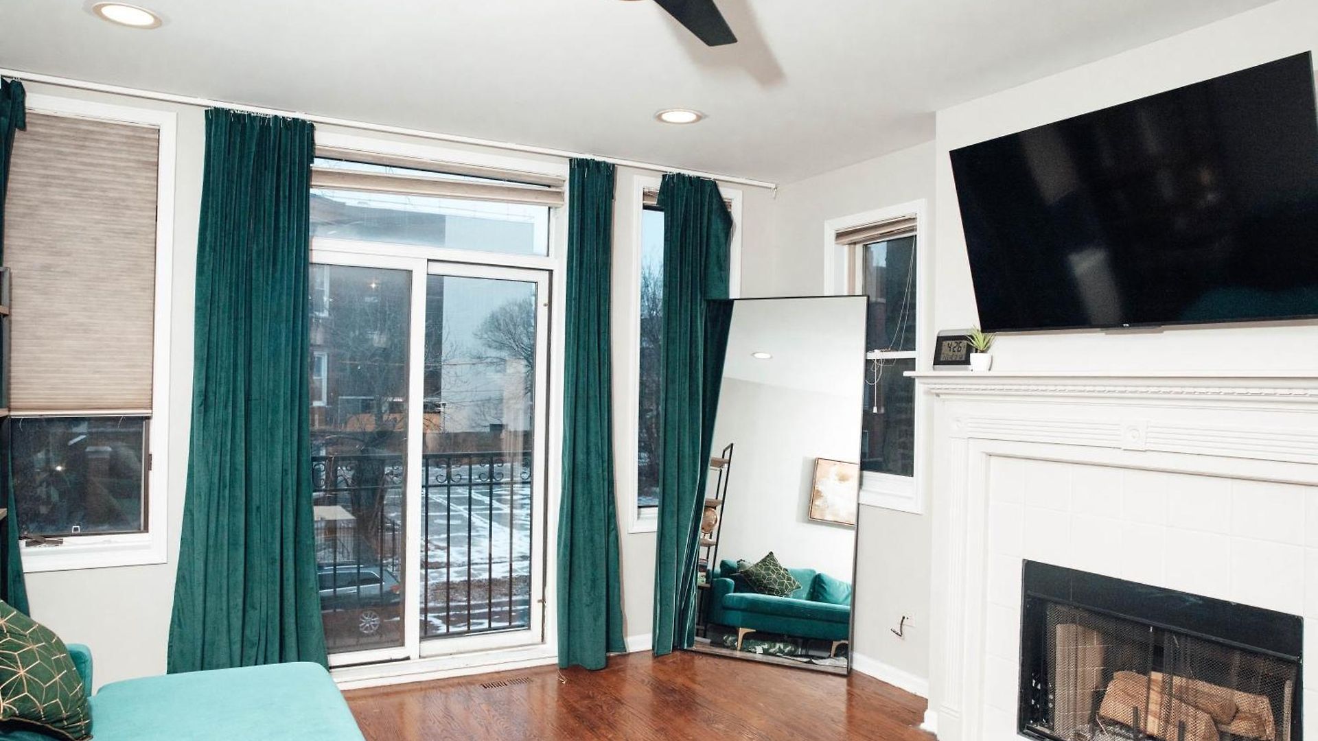 Modern & Spacious By Northwestern Hospital Bronzeville Chicago